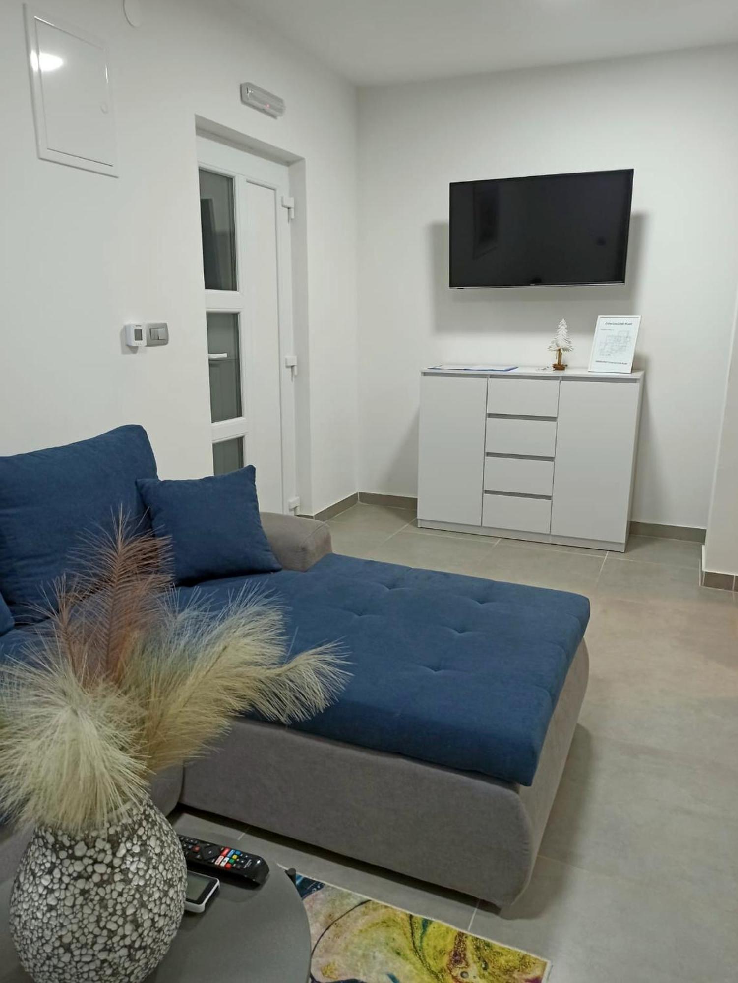 Apartmani Leptir Rakovica Exterior photo